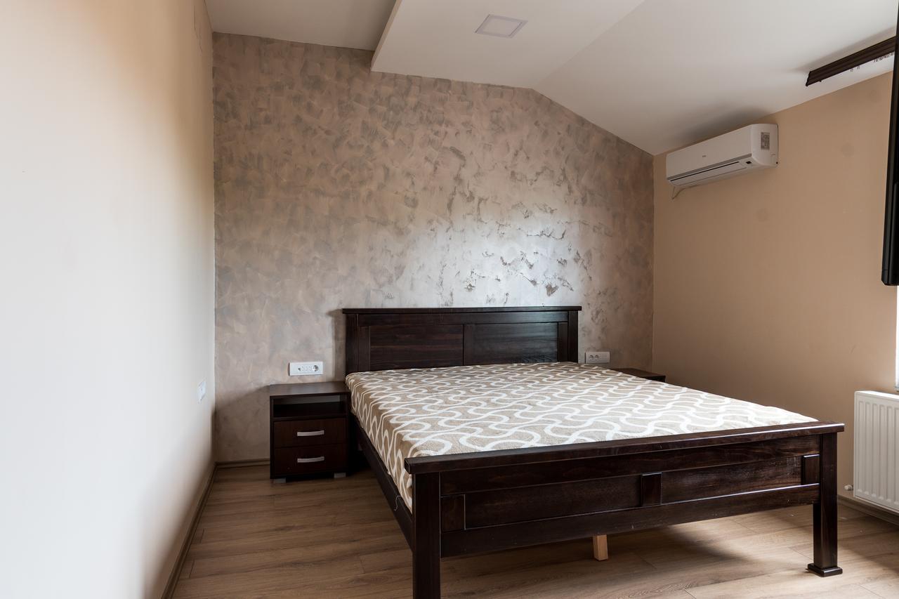 Prenociste Hrast Hostel Paraćin Exterior foto